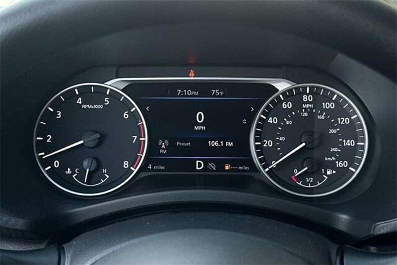 New 2025 Nissan Sentra SVImage 19