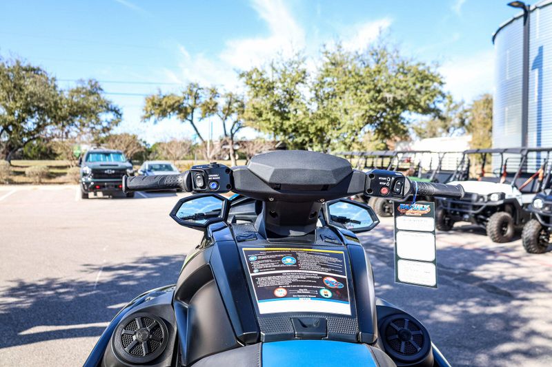 2025 YAMAHA VX CRUISER HO W AUDIO  DEEPWATER BLUE  in a DEEPWATER BLUE exterior color. Family PowerSports (877) 886-1997 familypowersports.com 