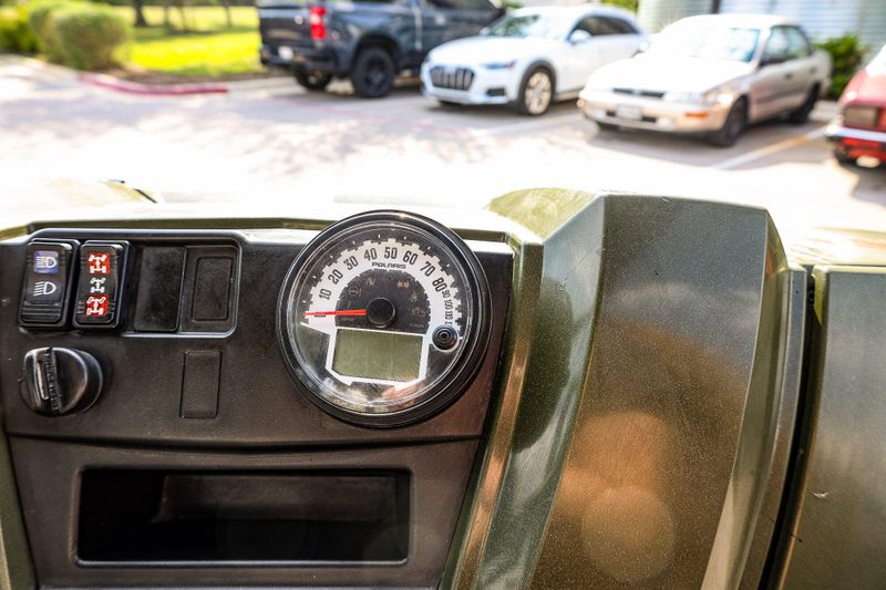 2011 Polaris RANGER 800 Crew Sage Green 800 Crew Image 17