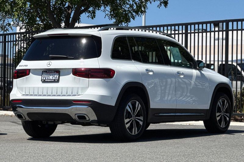 Used 2026 Mercedes-Benz GLB 250Image 4