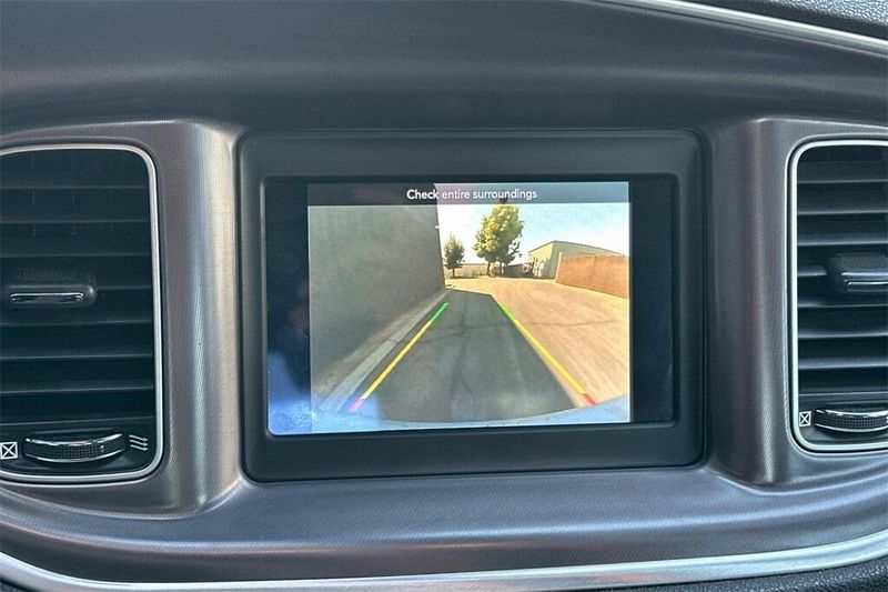 2021 Dodge Charger SXT photo 18