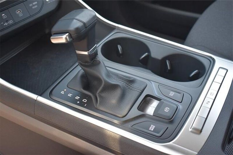 2025 Kia Carnival LXImage 20