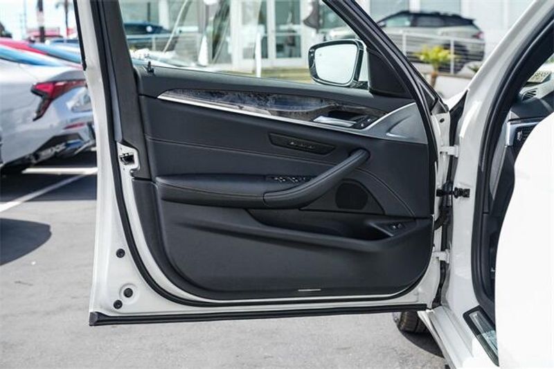 2022 BMW 5 Series 530iImage 21