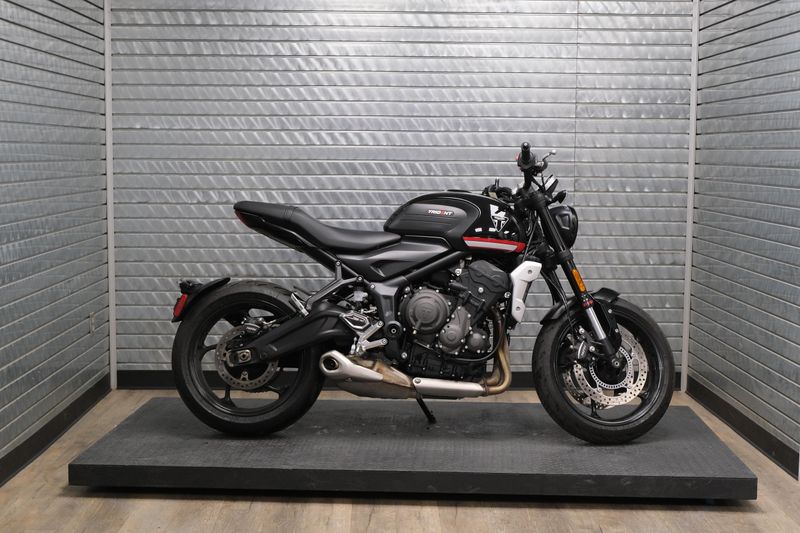 USED 2023 TRIUMPH TRIDENT 660 Image 2