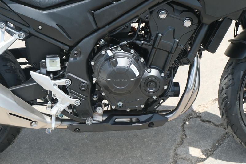2025 Honda CB500F  MATTE BLACK METALLIC Image 17