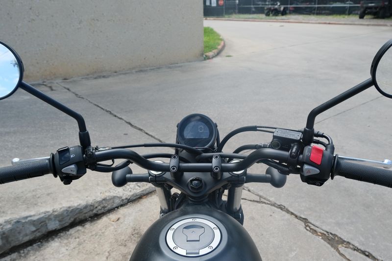 2025 Honda SCL 500 MATTE BLACK METALLIC Image 18