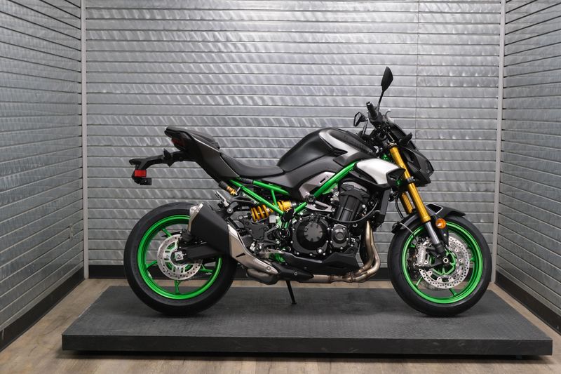 NEW 2026 KAWASAKI Z900 SE ABS Image 2
