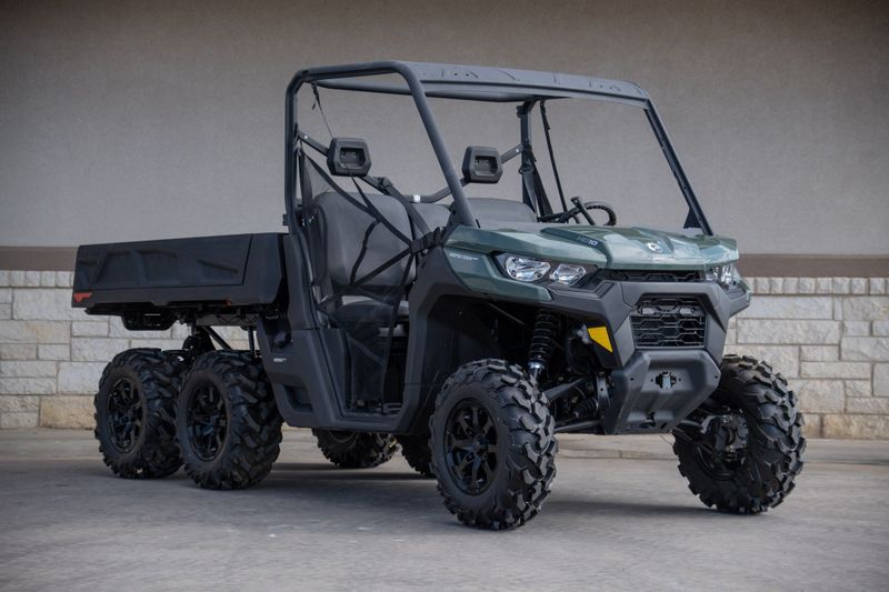 2024 CAN-AM SSV DEF 6X6 DPS 64 HD10 GN 24 in a GREEN exterior color. Family PowerSports (877) 886-1997 familypowersports.com 