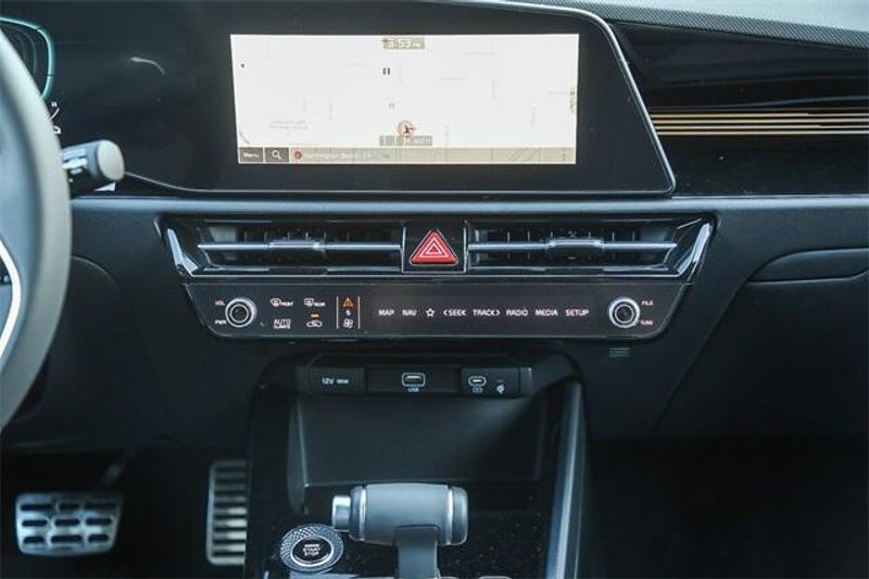 New 2025 Kia Niro EX TouringImage 6