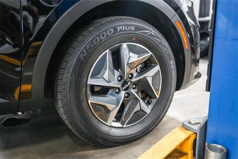 Used 2023 Kia Sorento Hybrid EXImage 11