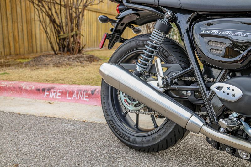 USED 2023 TRIUMPH SPEED TWIN 900 Image 10