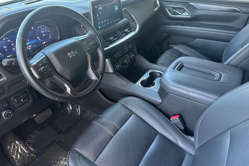 Used 2023 Chevrolet Suburban RSTImage 10