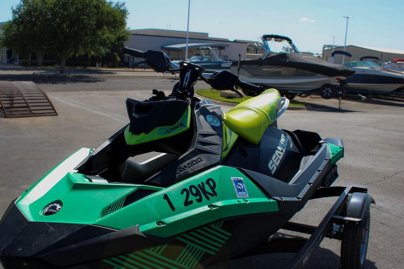 2021 SEADOO SPARK 3 UP GREEN Image 14