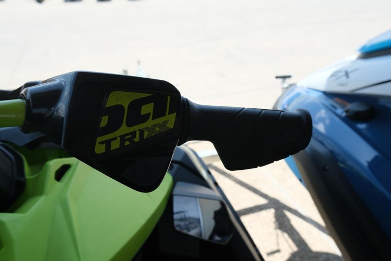 USED 2023 SEADOO SPARK TRIXX 3-UP ROTAX 900 HO ACE IBR Image 9