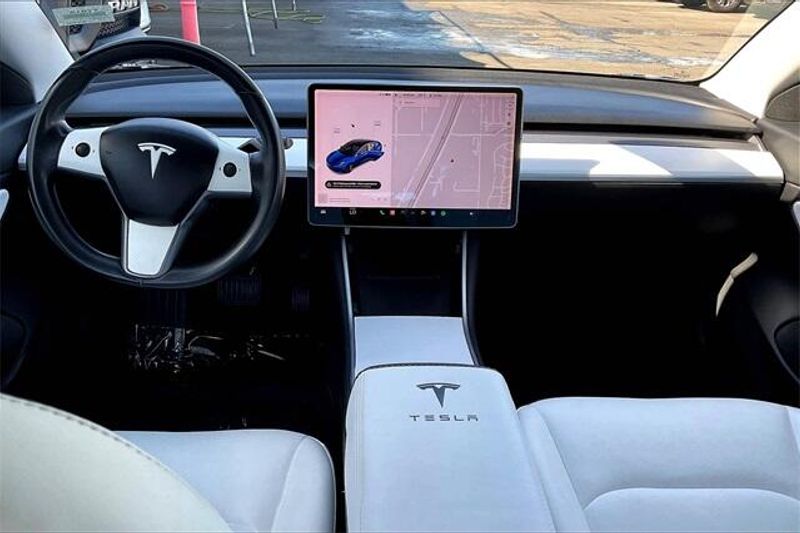 2018 Tesla Model 3 Long RangeImage 15