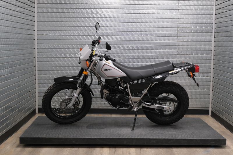 NEW 2027 YAMAHA TW200 Image 2