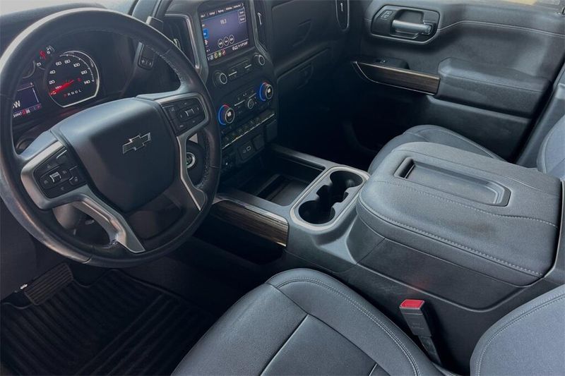 2022 Chevrolet Silverado 1500 RST photo 4