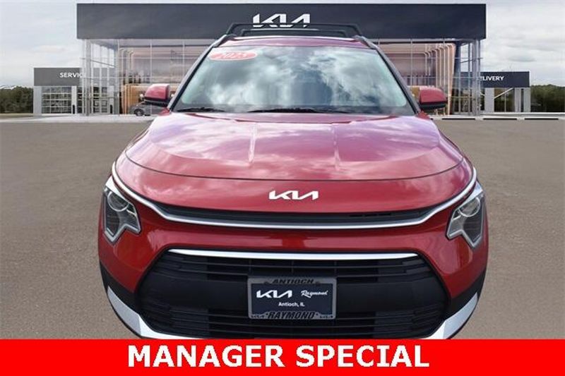 New 2025 Kia Niro LXImage 8