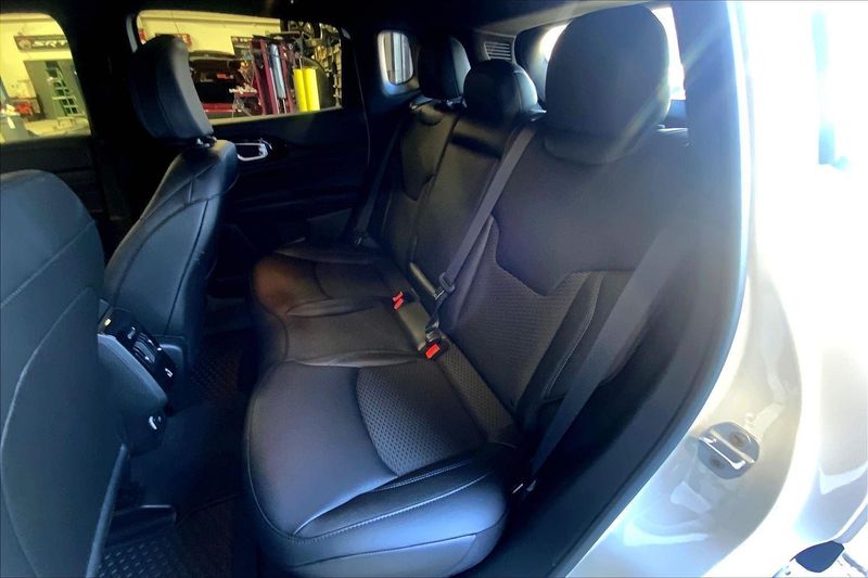 2025 Jeep Compass Latitude photo 9