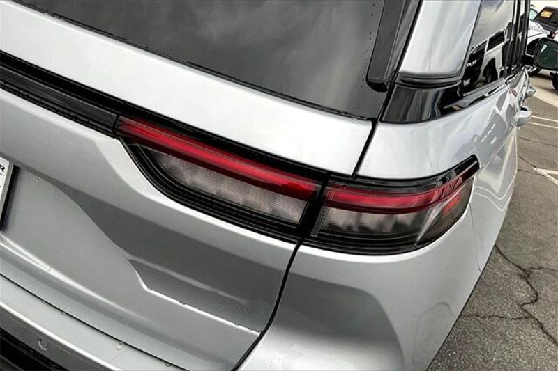 New 2025 Jeep Grand Cherokee Altitude 4x2Image 12