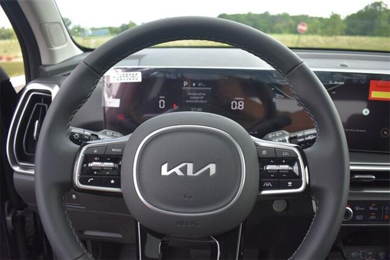 New 2025 Kia Sorento EXImage 30