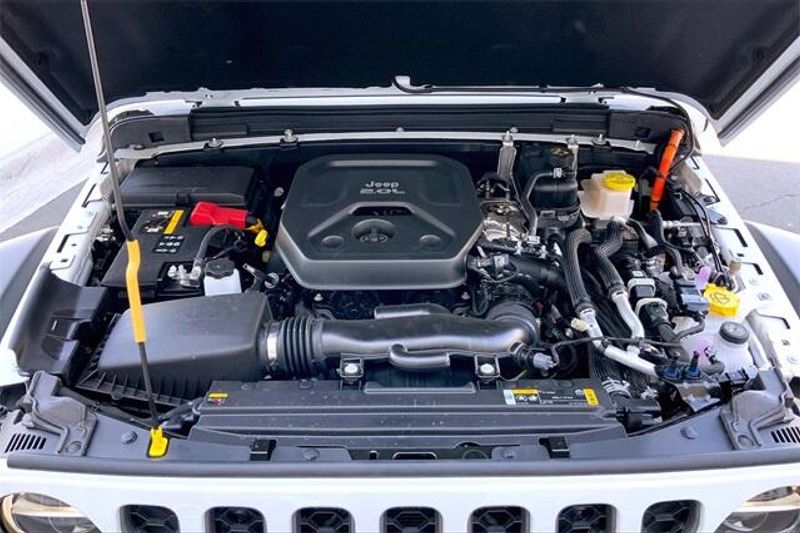 Used 2022 Jeep Wrangler 4xE Unlimited Rubicon 4xeImage 9