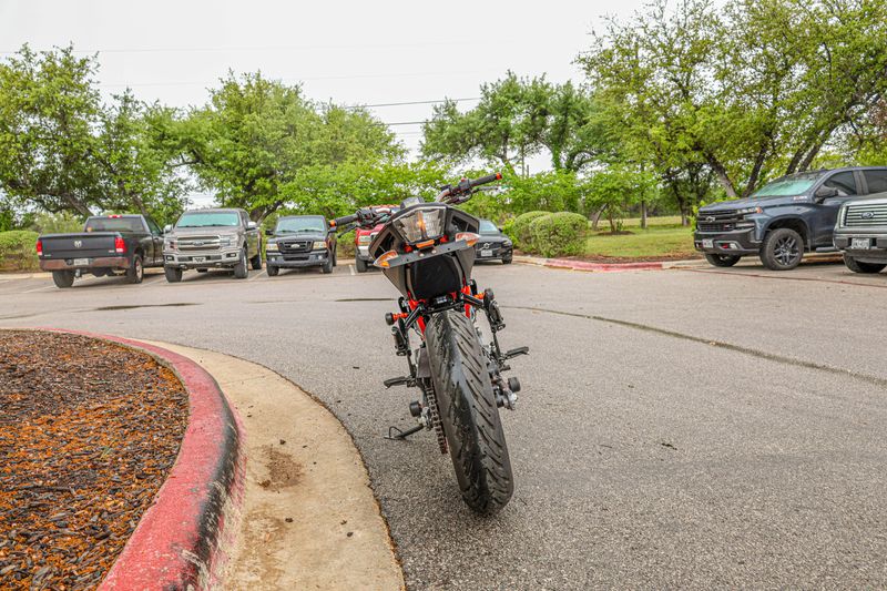 USED 2022 KTM DUKE 200 Image 14