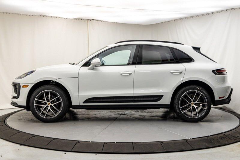 2024 Porsche Macan Image 2