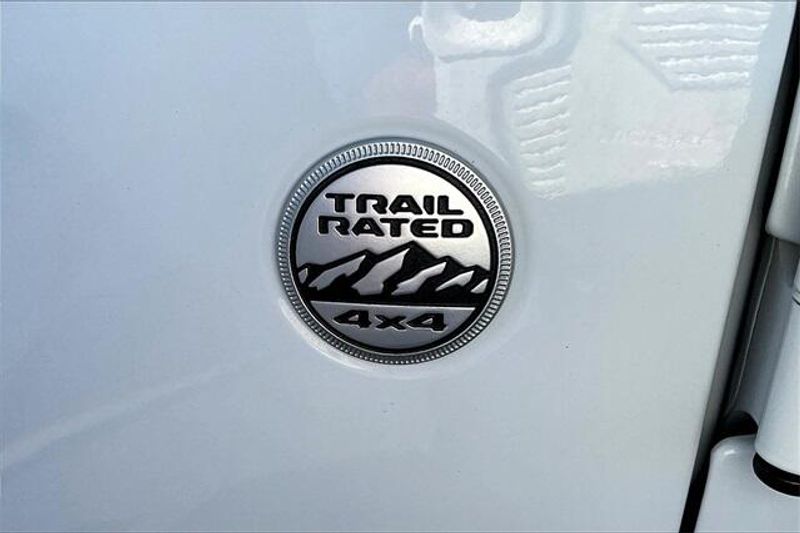 Used 2023 Jeep Wrangler SaharaImage 7