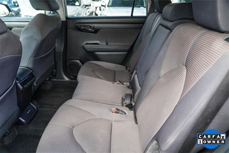 Used 2023 Toyota Highlander LImage 19