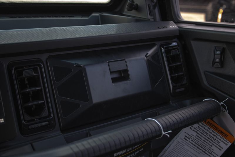 NEW 2026 CAN-AM DEFENDER MAX LIMITED CAB HD11 Image 33