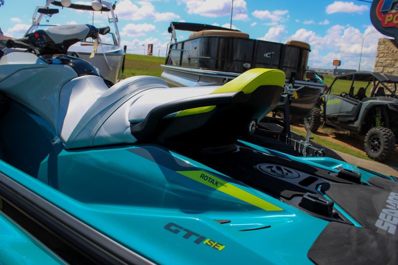 2025 SEADOO GTI SE 130 WITH SOUND SYSTEM IDF TEAL BLUE AND MANTA GREEN Image 18