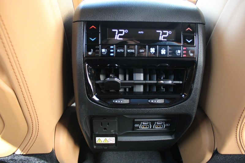 2025 Jeep Grand Cherokee L Summit Reserve photo 28