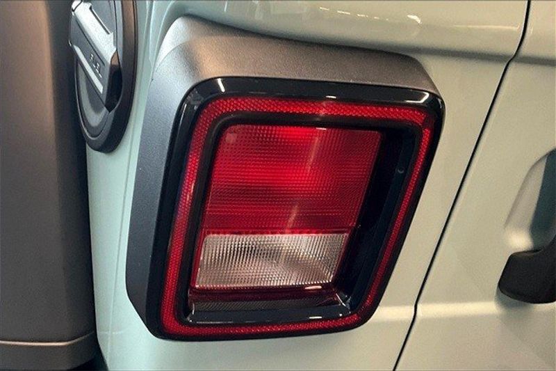 2023 Jeep Wrangler 2-door Rubicon 4x4Image 12