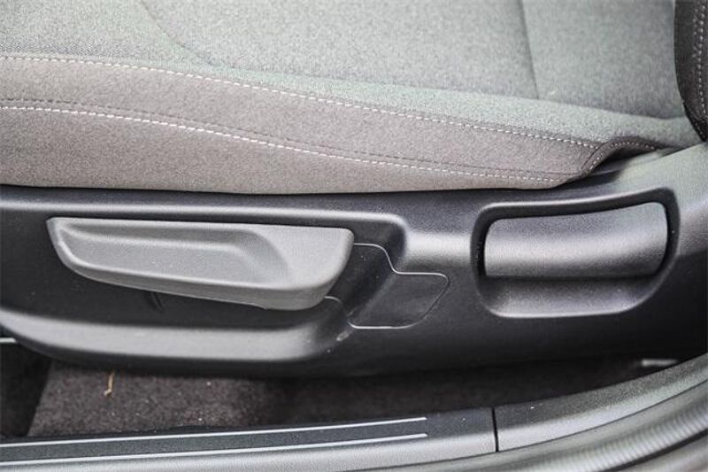 New 2025 Kia K4 LXImage 21