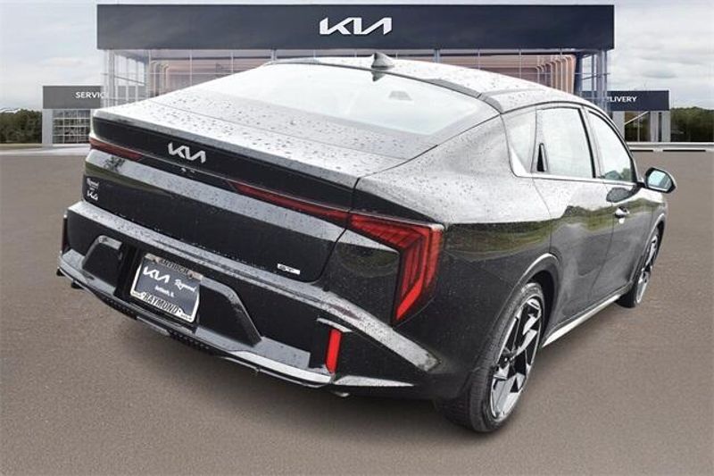 2025 Kia K4 GT-LineImage 3