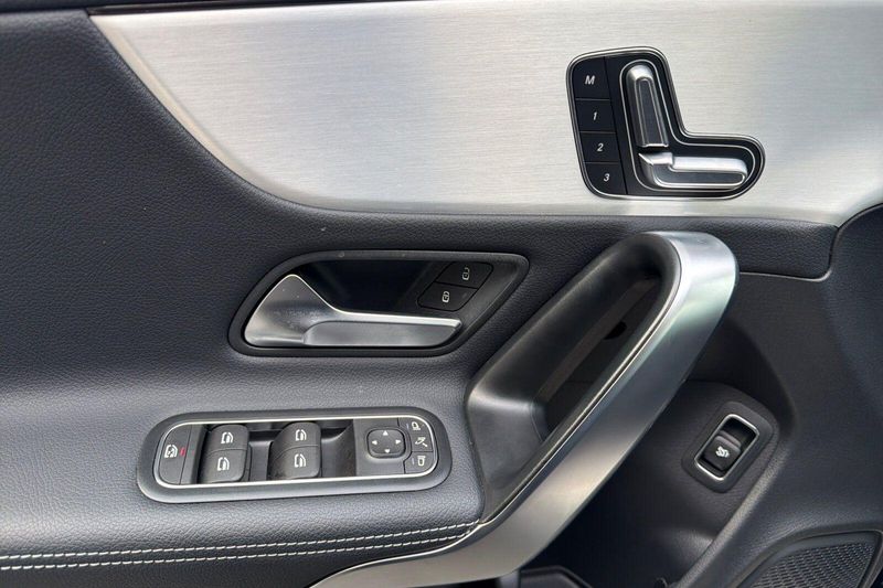 Used 2025 Mercedes-Benz CLA 250Image 11
