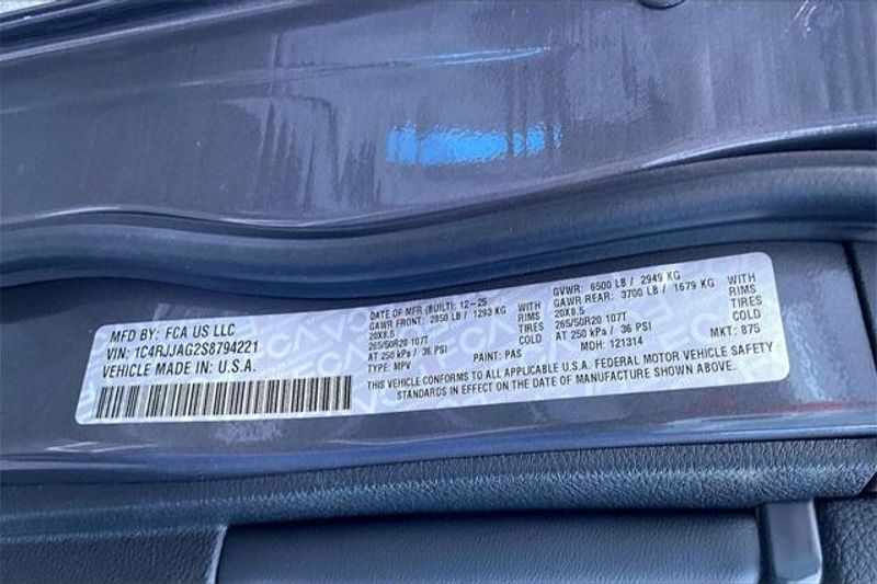 New 2025 Jeep Grand Cherokee L Altitude 4x2Image 15