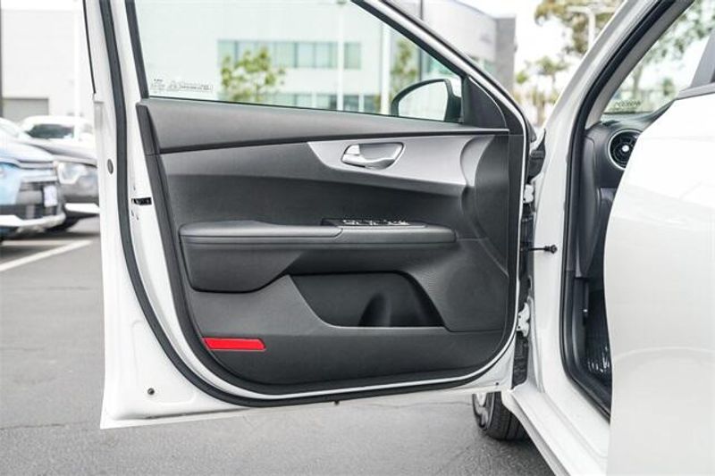 2024 Kia Forte LXImage 21