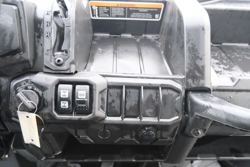 NEW 2026 CAN-AM DEFENDER MAX DPS HD9  in a STEALTH BLACK exterior color. Family PowerSports (877) 886-1997 familypowersports.com 