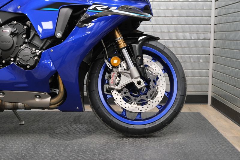NEW 2026 YAMAHA YZF-R1 Image 11