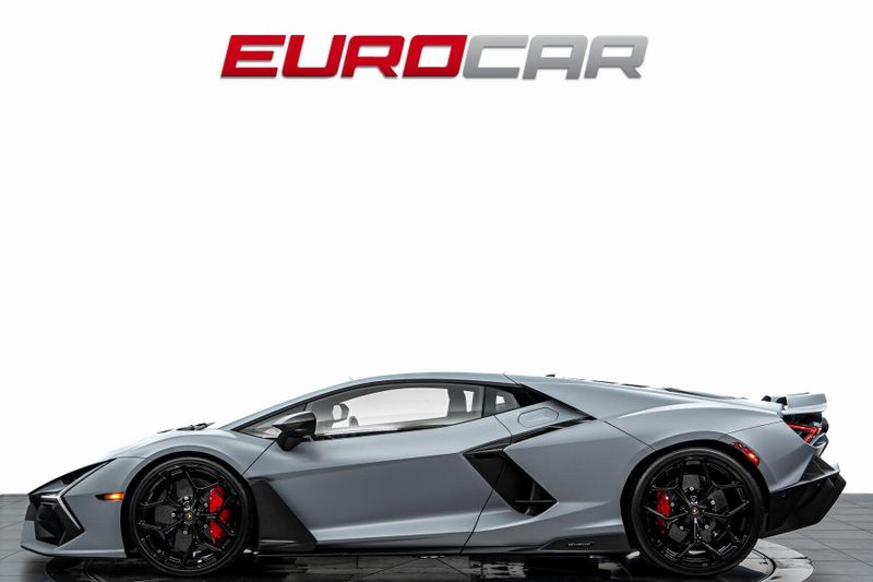 Used 2024 Lamborghini Revuelto *HUGE CARBON OPTIONS * FACTORY MATTE PAINT*Image 2
