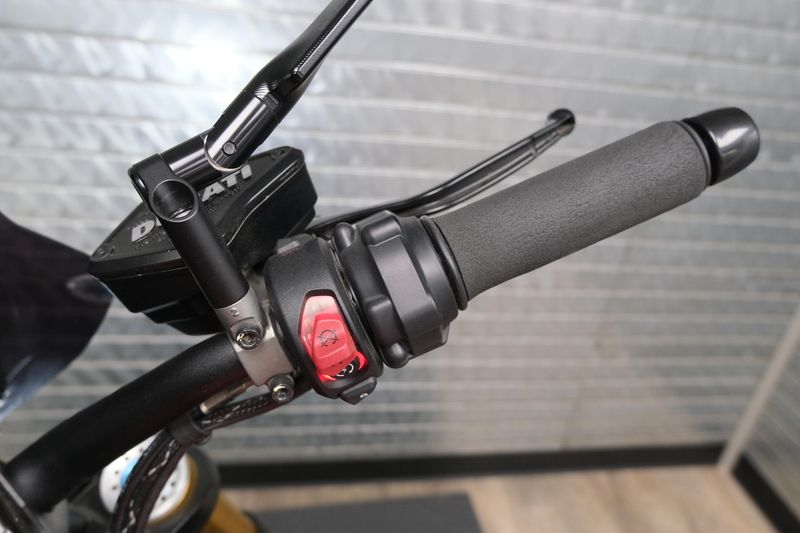 USED 2021 DUCATI DIAVEL1260 Image 20