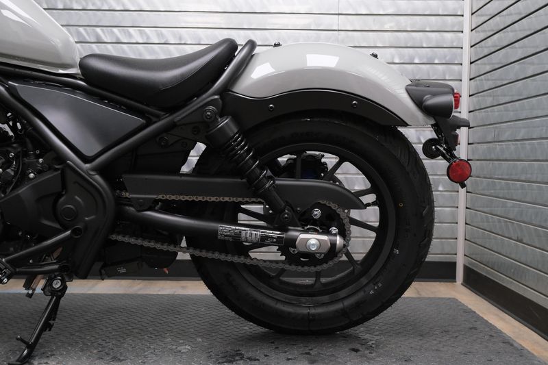 NEW 2026 HONDA REBEL 300 E-CLUTCH Image 14