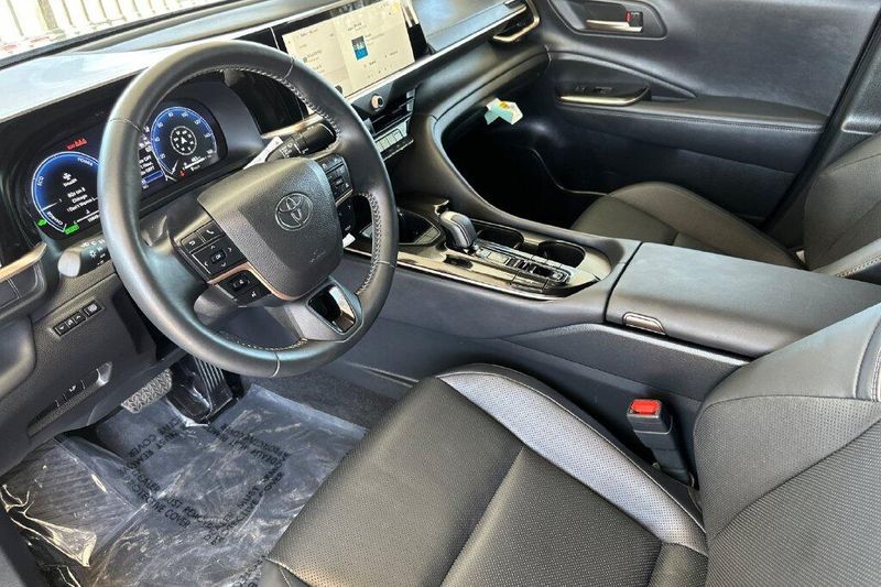Used 2026 Toyota Crown LimitedImage 9
