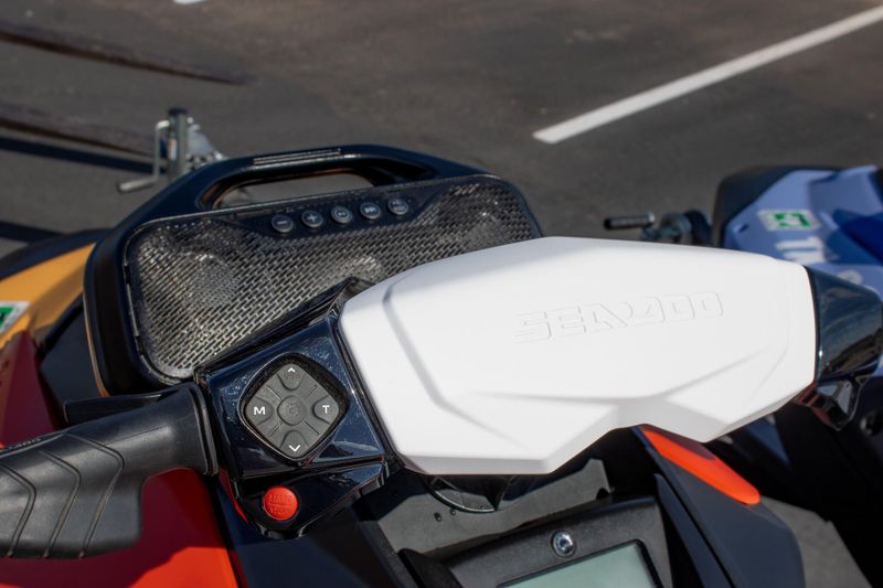 USED 2025 SEADOO SPARK FOR 3 CONVENIENCE PACKAGE WITH SOUND SYSTEM Image 8