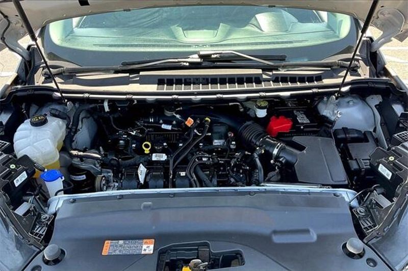 Used 2024 Ford Edge SELImage 9