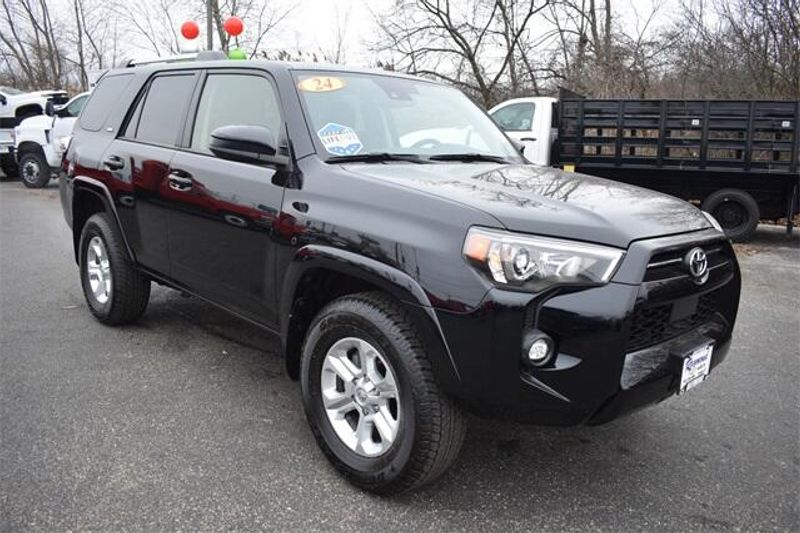 2024 Toyota 4Runner SR5Image 10