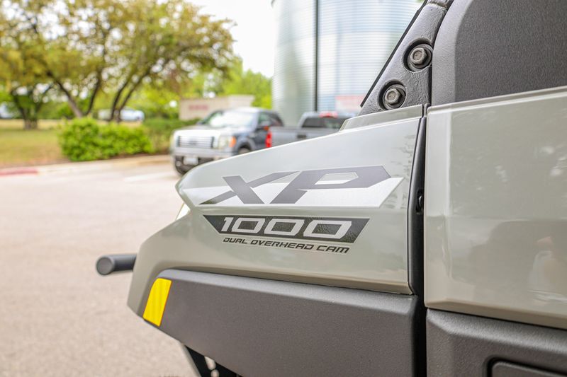 NEW 2027 POLARIS RANGER CREW XP 1000 CAB Image 4