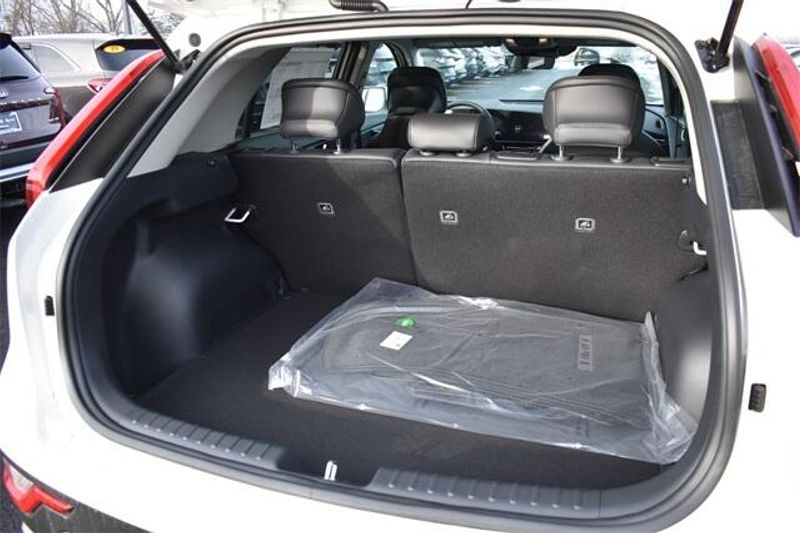 New 2025 Kia Niro EXImage 16